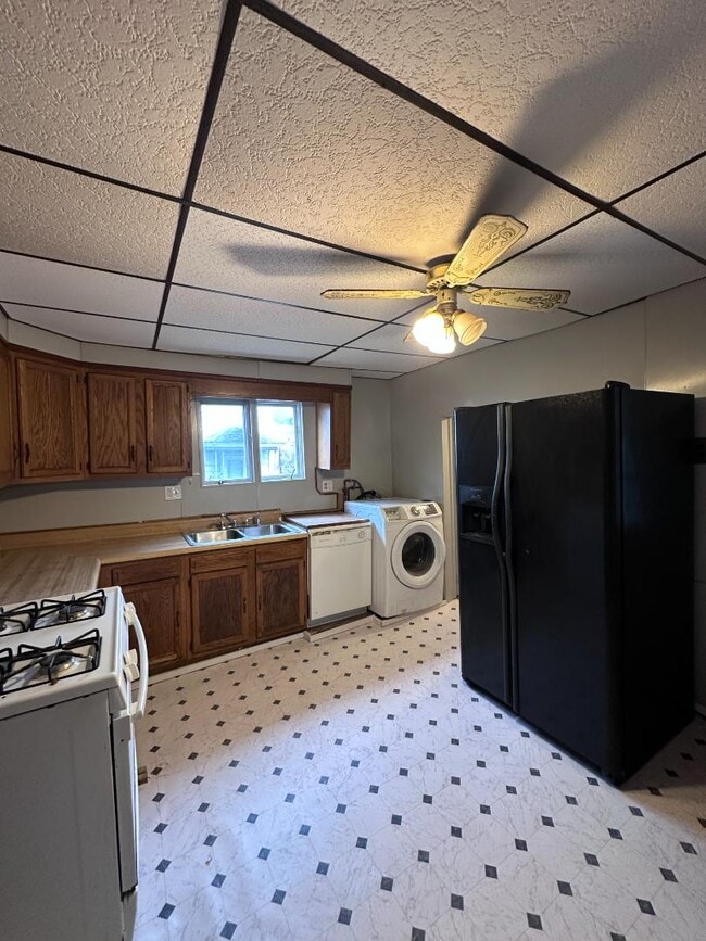 Building Photo - 209 Gould St