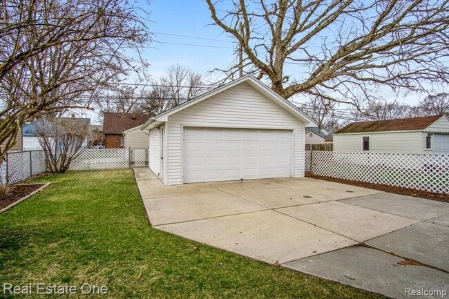 Building Photo - 23128 Olmstead St