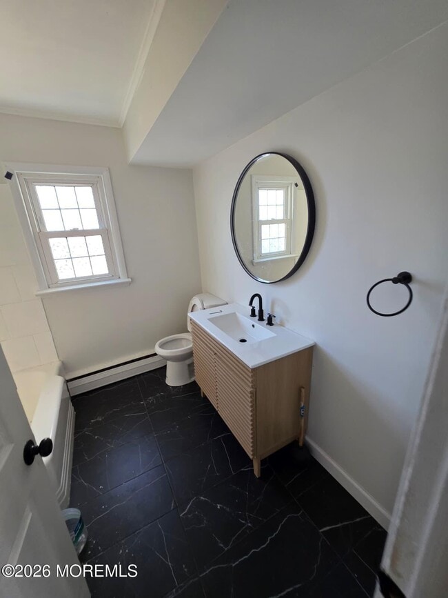 Building Photo - 6 4th St