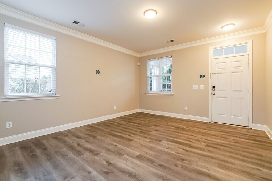 Building Photo - 3651 Marshlane Way