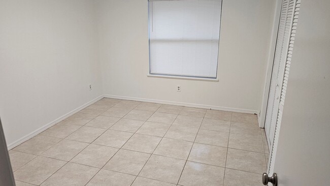 Building Photo - Charming 3-Bedroom Ranch-Style Home in Beautiful Groveland — Your Florida Retreat!