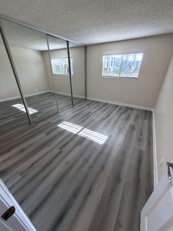 Building Photo - 931 W 19th St