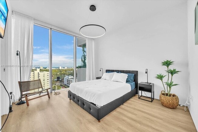 Building Photo - 1300 Monad Ter