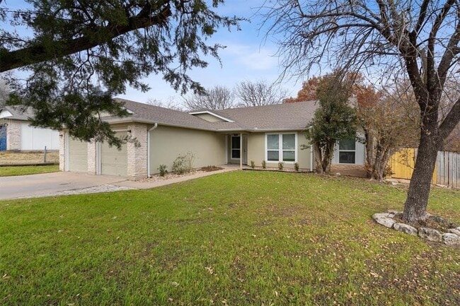 Building Photo - 1900 Gracy Farms Ln