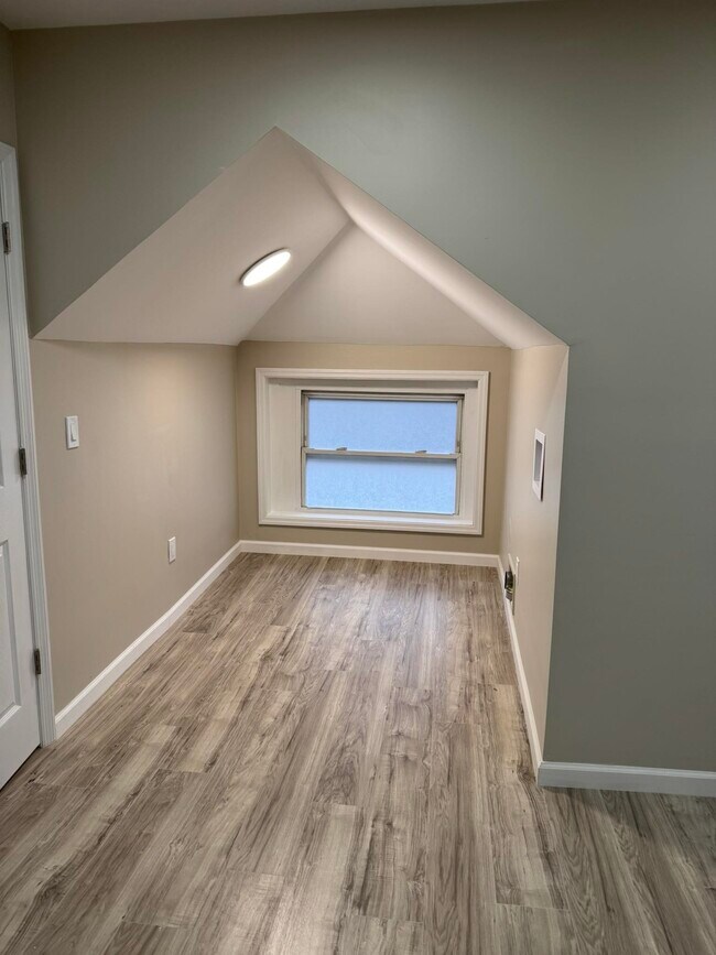 Building Photo - 7506 4th Ave