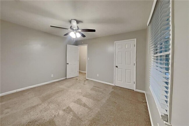 Building Photo - 3643 S Marlborough Dr