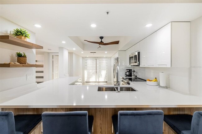 Building Photo - 16320 Kelly Cove Dr