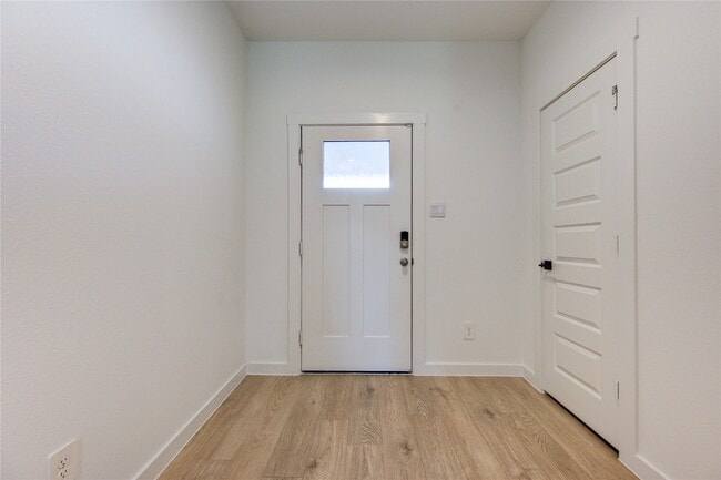 Building Photo - 29910 Ousel Falls Ln