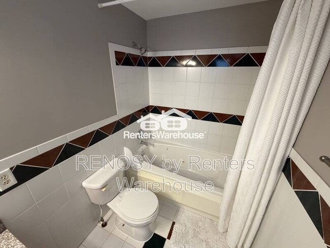 Building Photo - 1514 McHenry St