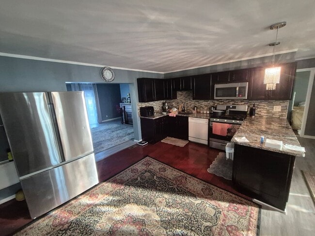 Building Photo - 65 Miriam Dr