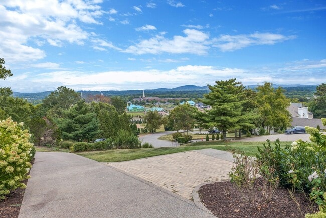 Building Photo - 5014 Mountview Pl