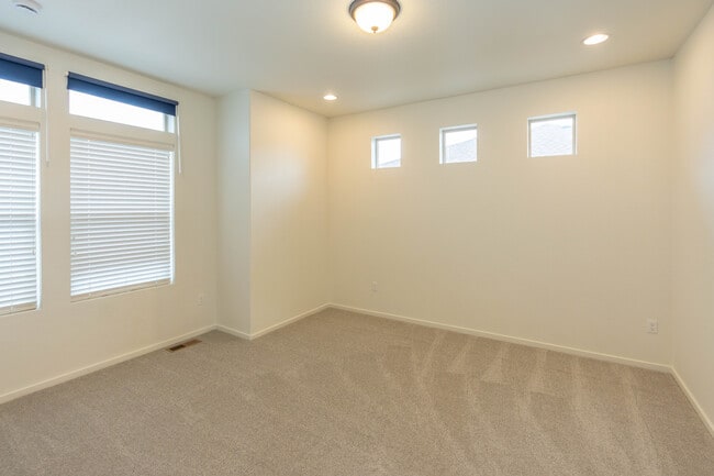 Building Photo - 4490 Vindaloo Dr