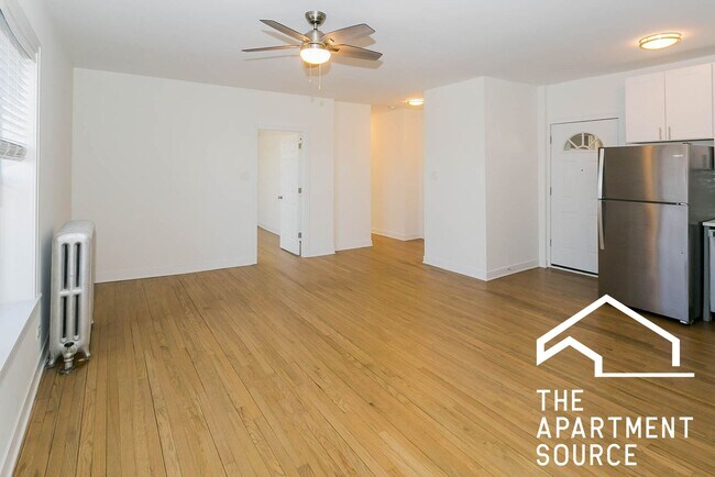 Building Photo - 5214 N Damen Ave