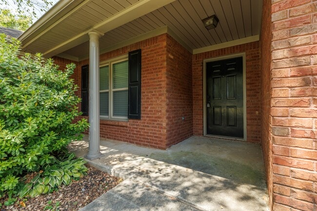 Building Photo - 123 Bordeaux Ln