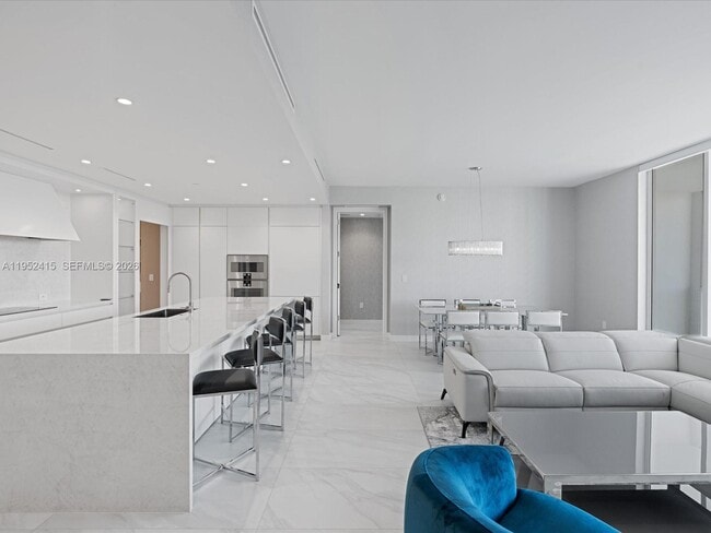 Building Photo - 220 SE Mizner Blvd