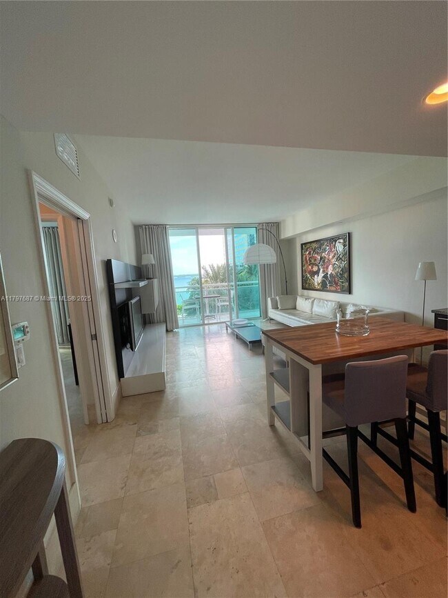 Building Photo - 951 Brickell Ave