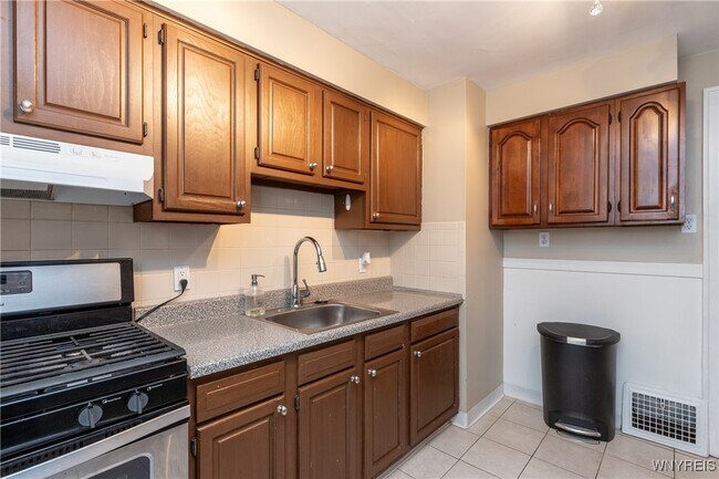 Building Photo - 189 Hamilton Dr