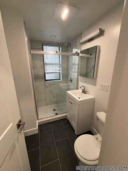 Building Photo - 19 Peterborough St