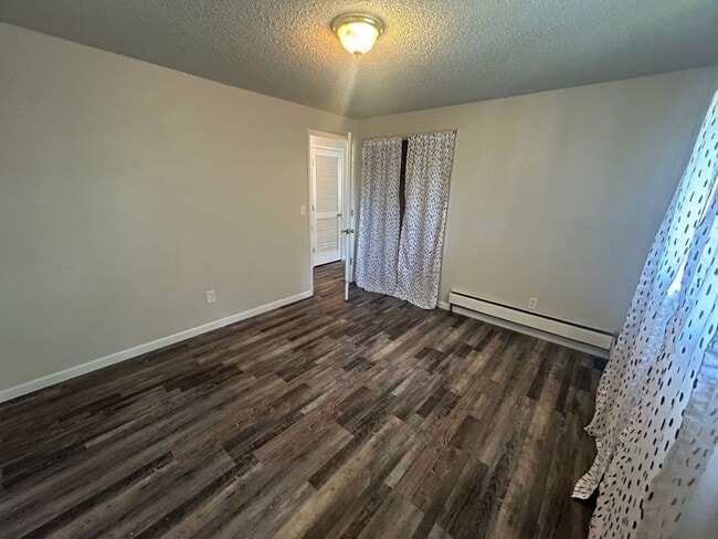 Building Photo - 1320 Summers Ln