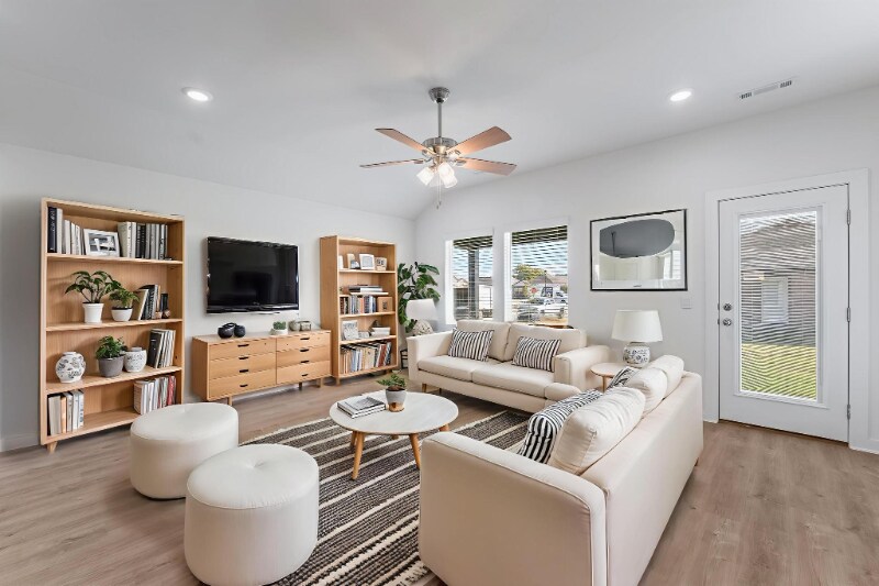 Building Photo - 4651 W Aurora St