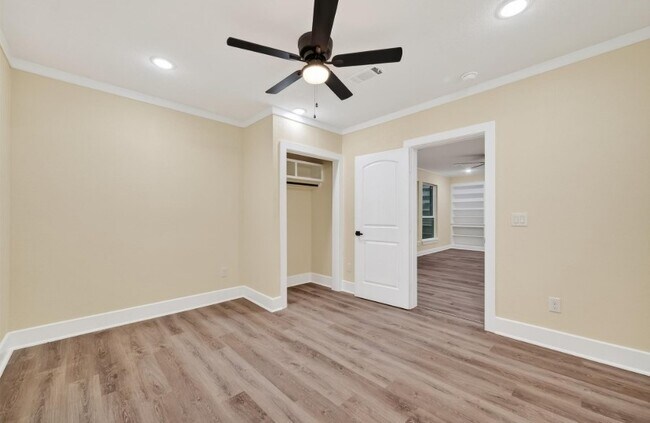 Building Photo - 2725 Avenue F