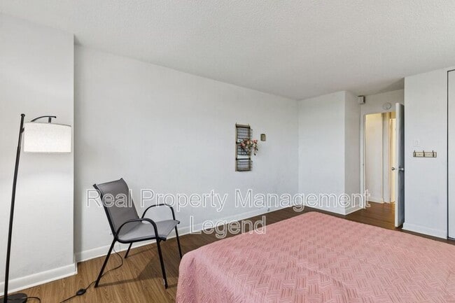 Building Photo - 3883 Turtle Creek Blvd