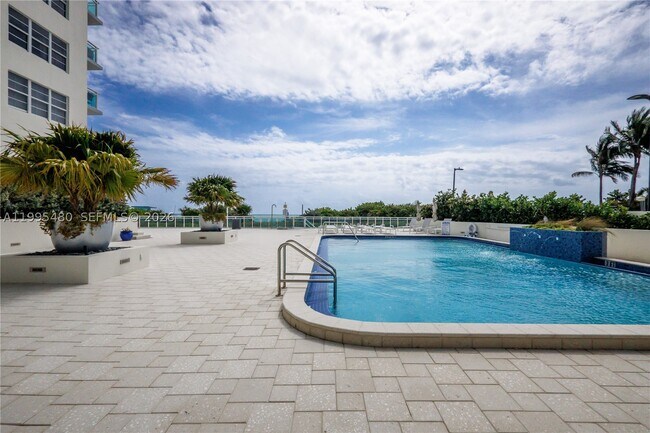 Building Photo - 6917 Collins Ave