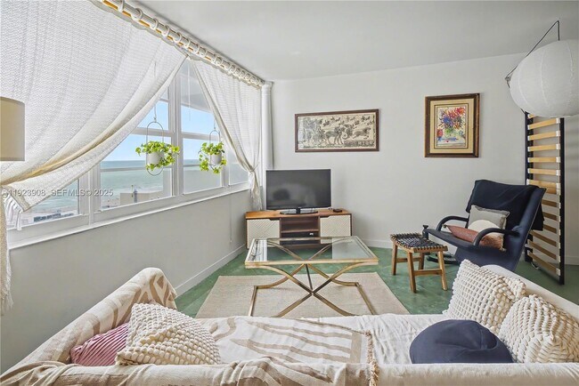 Building Photo - 100 Lincoln Rd