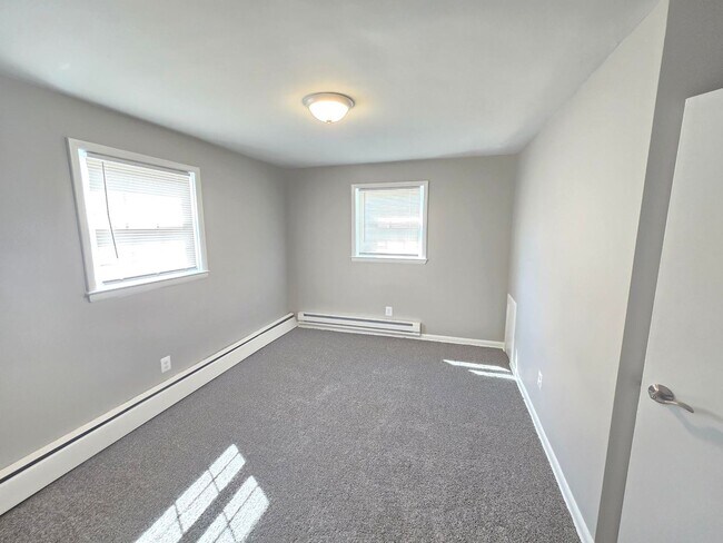 Building Photo - 5122 Plainfield Ave