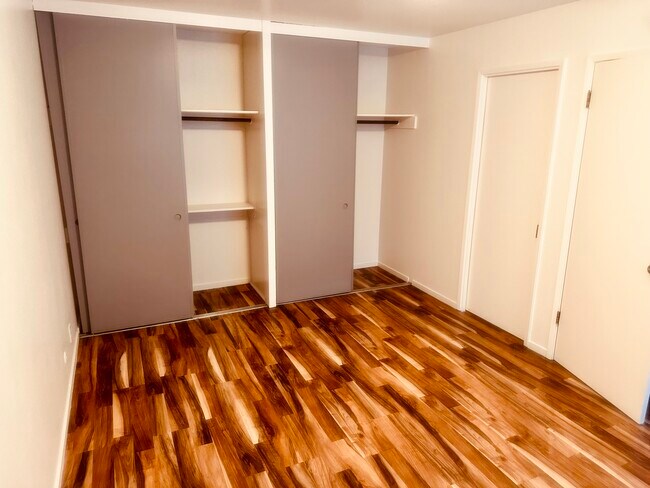 Building Photo - Oakmont Apartments