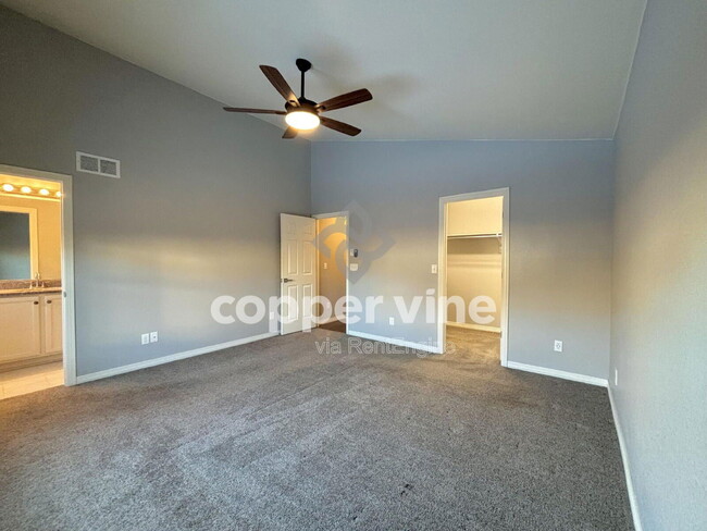 Building Photo - 5189 Thistle Dr