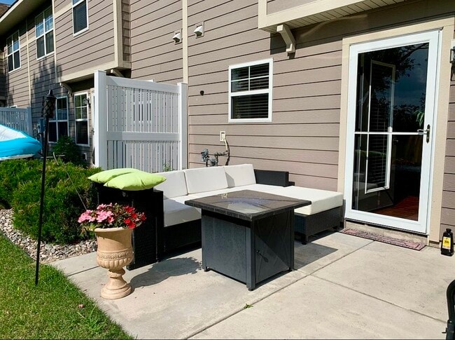 Building Photo - 3453 Chestnut Ln