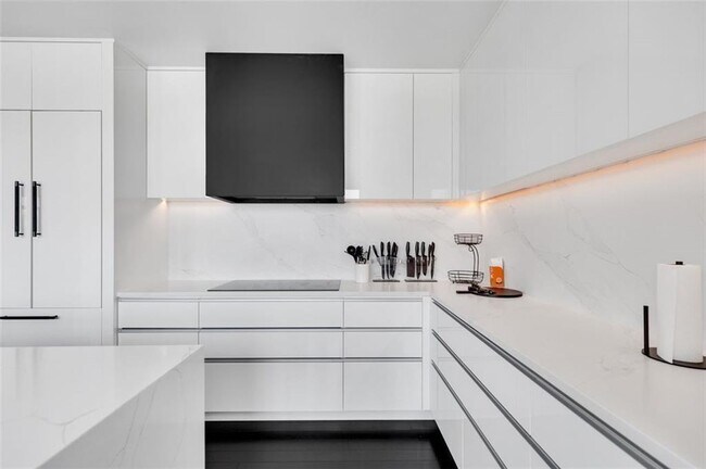 Building Photo - 2233 Peachtree Rd NE