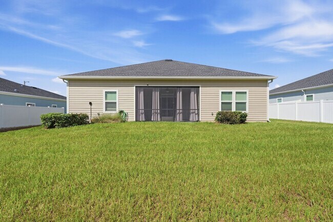 Building Photo - 13697 NW Convergence Blvd