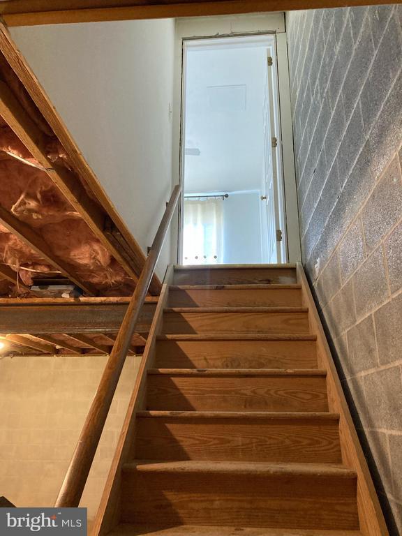 Building Photo - 4 Hilldale Dr