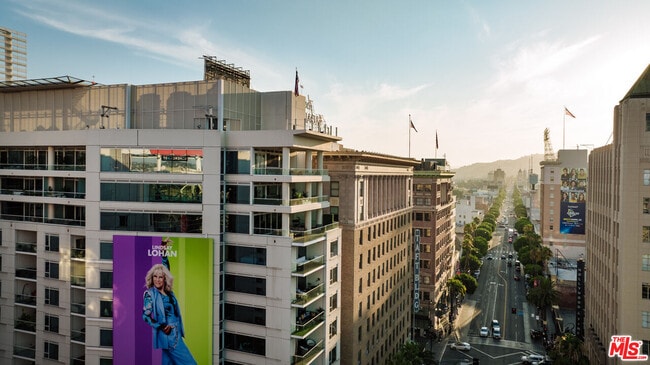 Building Photo - 6250 Hollywood Blvd