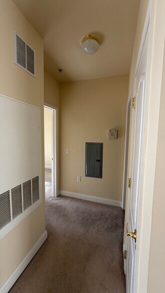 HALLWAY TO BEDROOM - 2411 Ramapo Ct