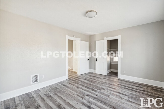 Building Photo - 4117 Thornton Ave