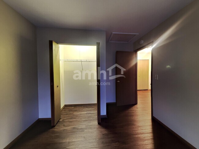 Building Photo - 1404 Keele Dr