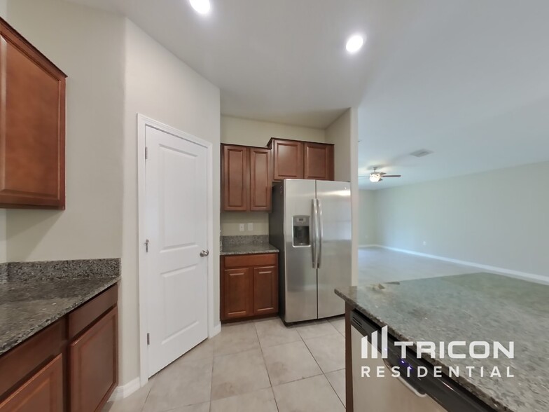 Building Photo - 10242 Strawberry Tetra Dr