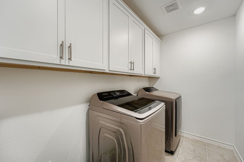 Building Photo - 2902 Bronx Dr