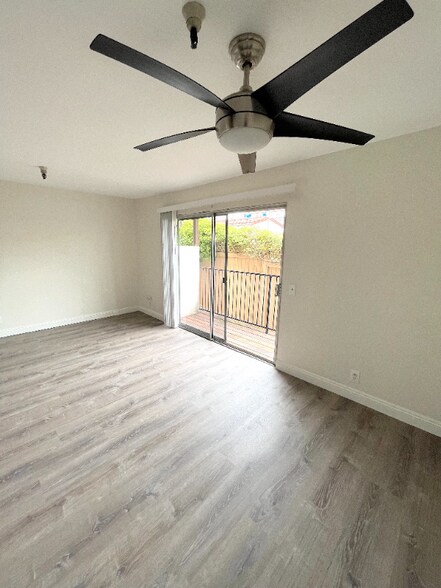 Building Photo - 147 Avenida Serra