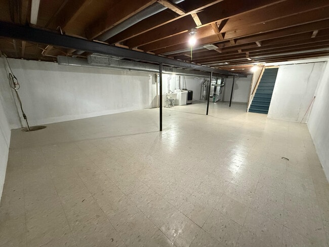 Building Photo - 12757 De Cook Dr