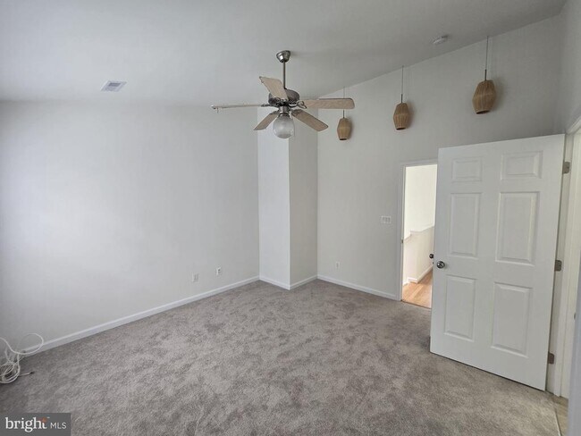 Building Photo - 14134 Darkwood Cir