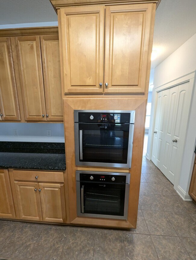 Building Photo - 1920 Morella St