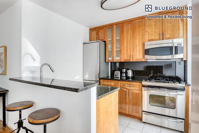 Building Photo - 606 1st Ave.