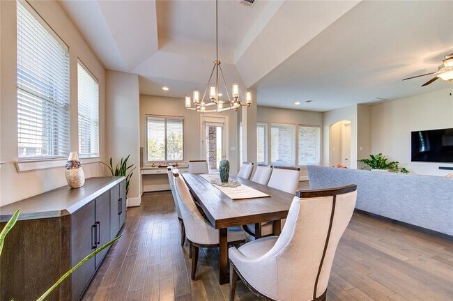 Building Photo - 2403 Juniper Bnd
