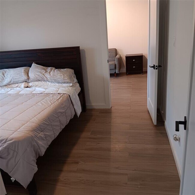 Building Photo - 815 Kipling St