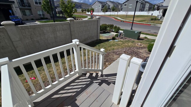 Building Photo - 4933 W Pillar Dr