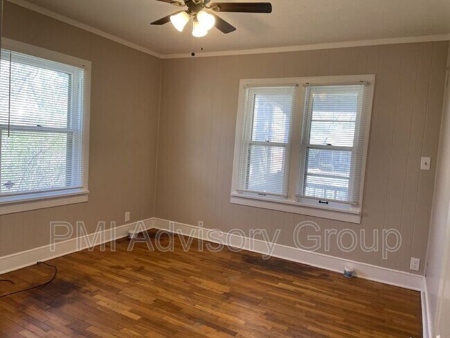 Building Photo - 1261 SW Wayne Ave